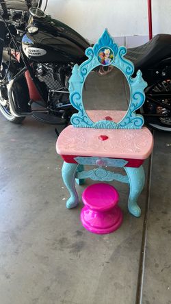 Toy vanity(Frozen)