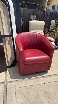 Red leather swivel chair Red leather swivel chair