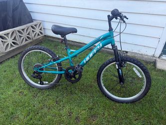 Huffy Highland Mountain Bike- 20-inch wheels 7 speed -really clean and very good condition