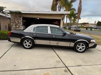 2003 Lincoln Town Car