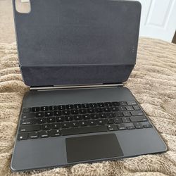 iPad Pro 12.9” Magic Keyboard