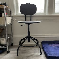 Black Bent Plywood Swivel Task Chair