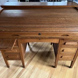 Beautiful vintage working rolltop desk