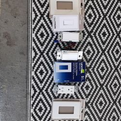 Screw less wall covers with 3swich an 1 outlet new