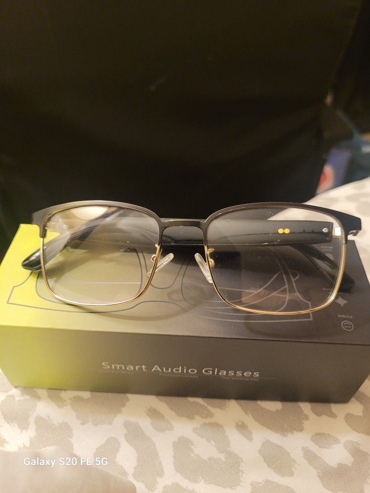 SmartSpecs - Bluetooth Glasses