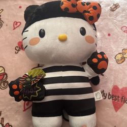 Sanrio Hello Kitty 2023 Halloween Bandit Greeter