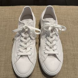 New White Converse Chuck Taylor Shoes Men’s Size 6.5 Women’s Size 8.5