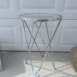 Silver Mirrored Accent Table – Round Glam Side Table with Metal Crisscross Base