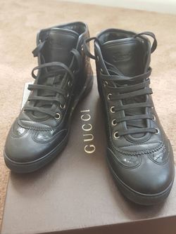 Gucci shoes.like new