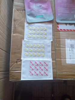 "Glomious" Pimple & Spot Cover patches...(42) Patches...