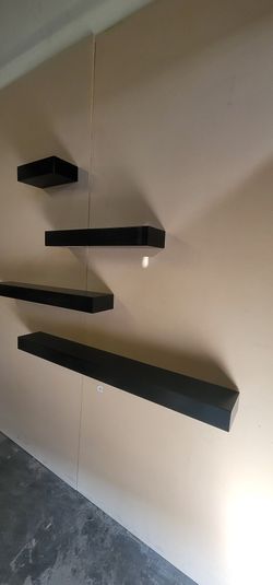 Wall floating shelves