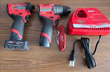 Milwaukee Hammer Drill and Impact Driver Combo