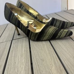 Black And Green With gold design heel by wild rose size 9