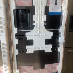 New Scratch And Dent Samsung 36”4 Door Fridge In Black Stainless 6 Months Warranty ,