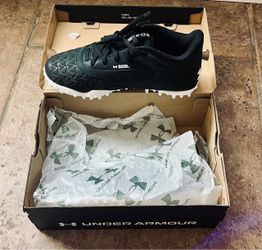 Brand New Under Armour turf cleats size 3Y