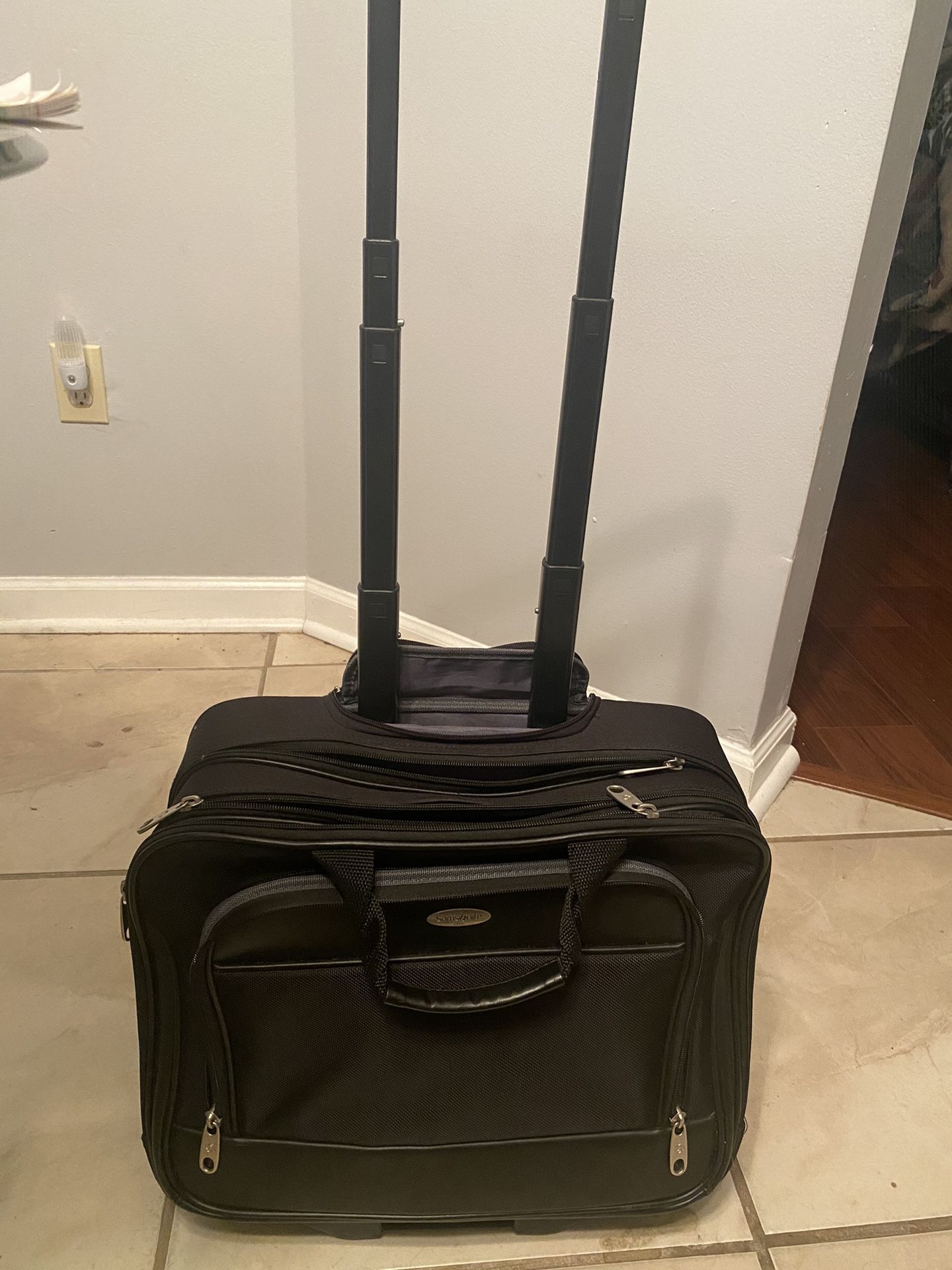 Samsonite (2 Wheel Pull) Business Computer Bag