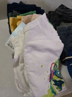 Boys clothes sz 6 - 7 (37 pieces total)