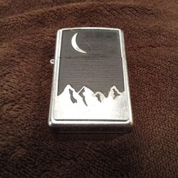 Vintage "Moon Over" Marlboro 2000 Zippo Lighter