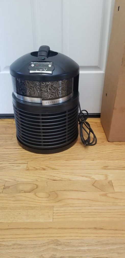 New Cond FILTER QUEEN DEFENDER    WORKS  EXCELLENT 