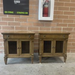 Set of 2 Nightstands
