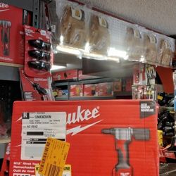 MILWAUKEE M12 RIVET TOOL (TOOL ONLY)