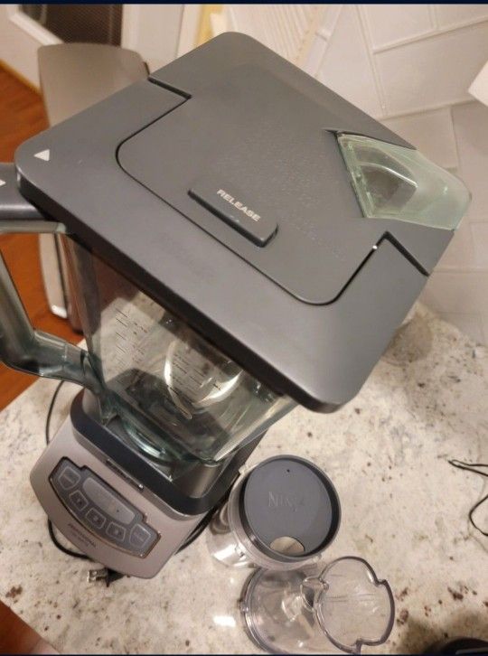 Ninja Professional Blender With 2 Nutri Ninja Smoothie Cups