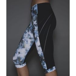 LULULEMON Black Mini Blooming Pixie Aquamarine Stop At Nothing Crop Leggings