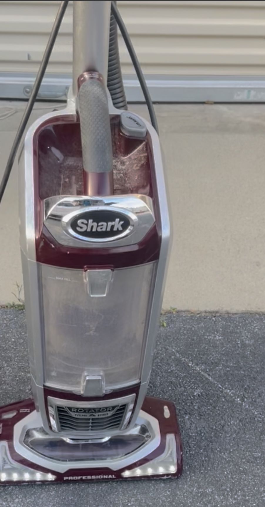 Heavy Duty Vacuum w/detachable Hose