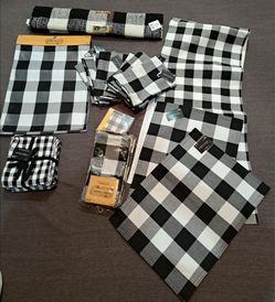 Place Settings, Napkins, Runner, Christmas Rug, Robert Stanley