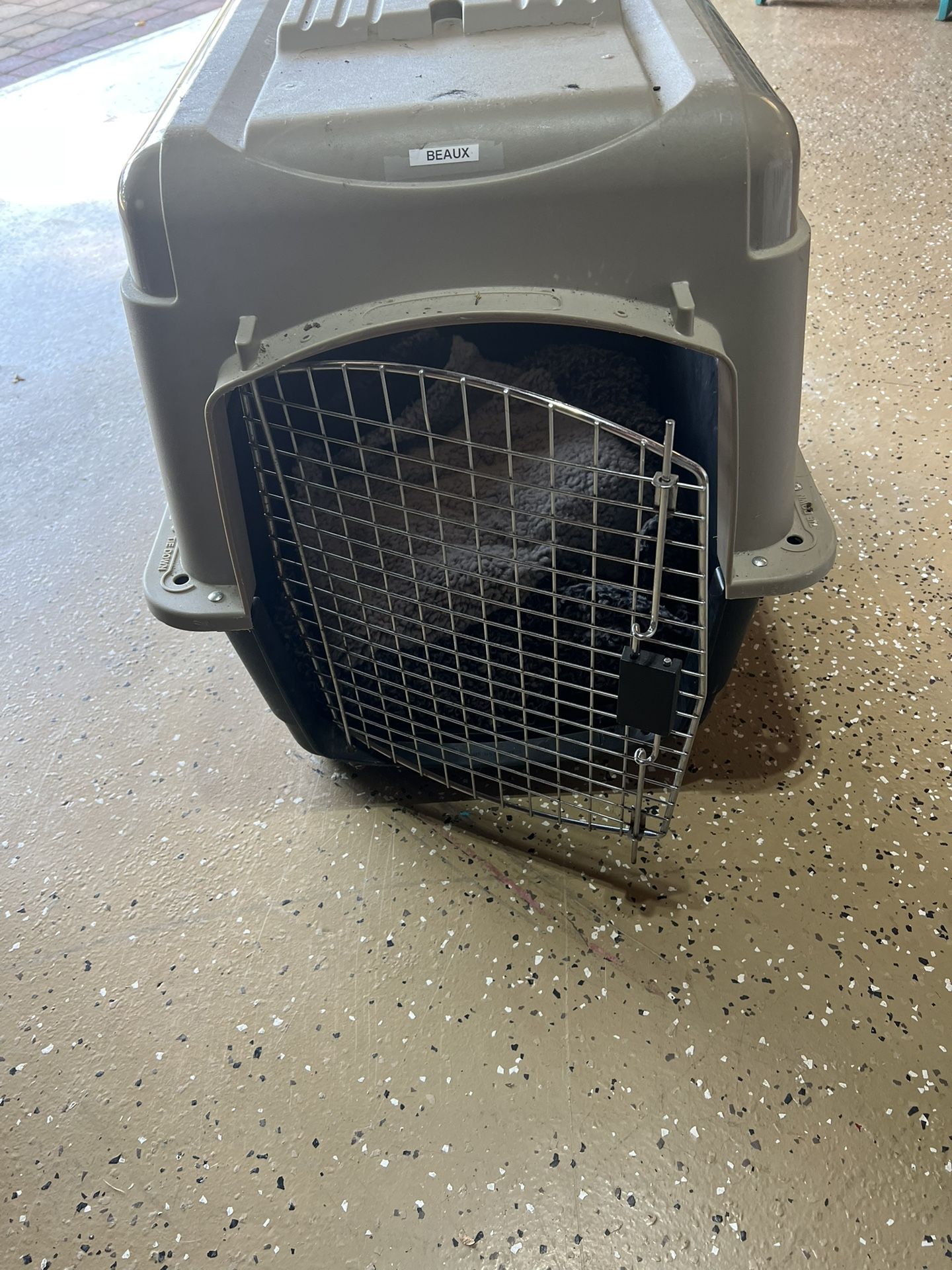 Dog crate