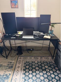 Multi-Monitor Workstation Desk
