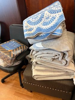 Mixed Lot of Rugs and Blankets