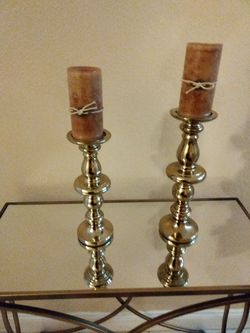 Candelabros modernos dorados nuevos $20 Los dos