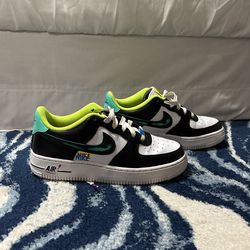 Nike Airforce- 4.5 Y - US