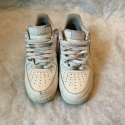 Air Force 1s size 10