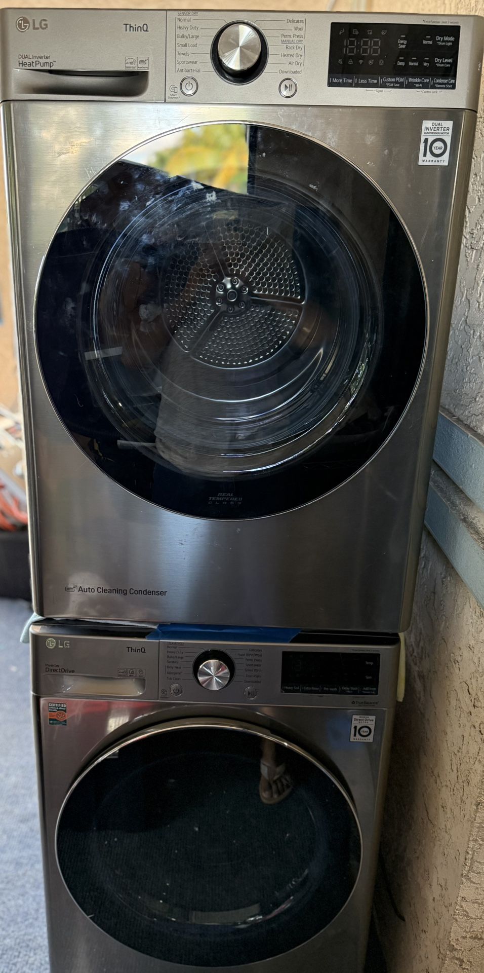 LG washing machine set in very good condition, working perfectly, size 24
