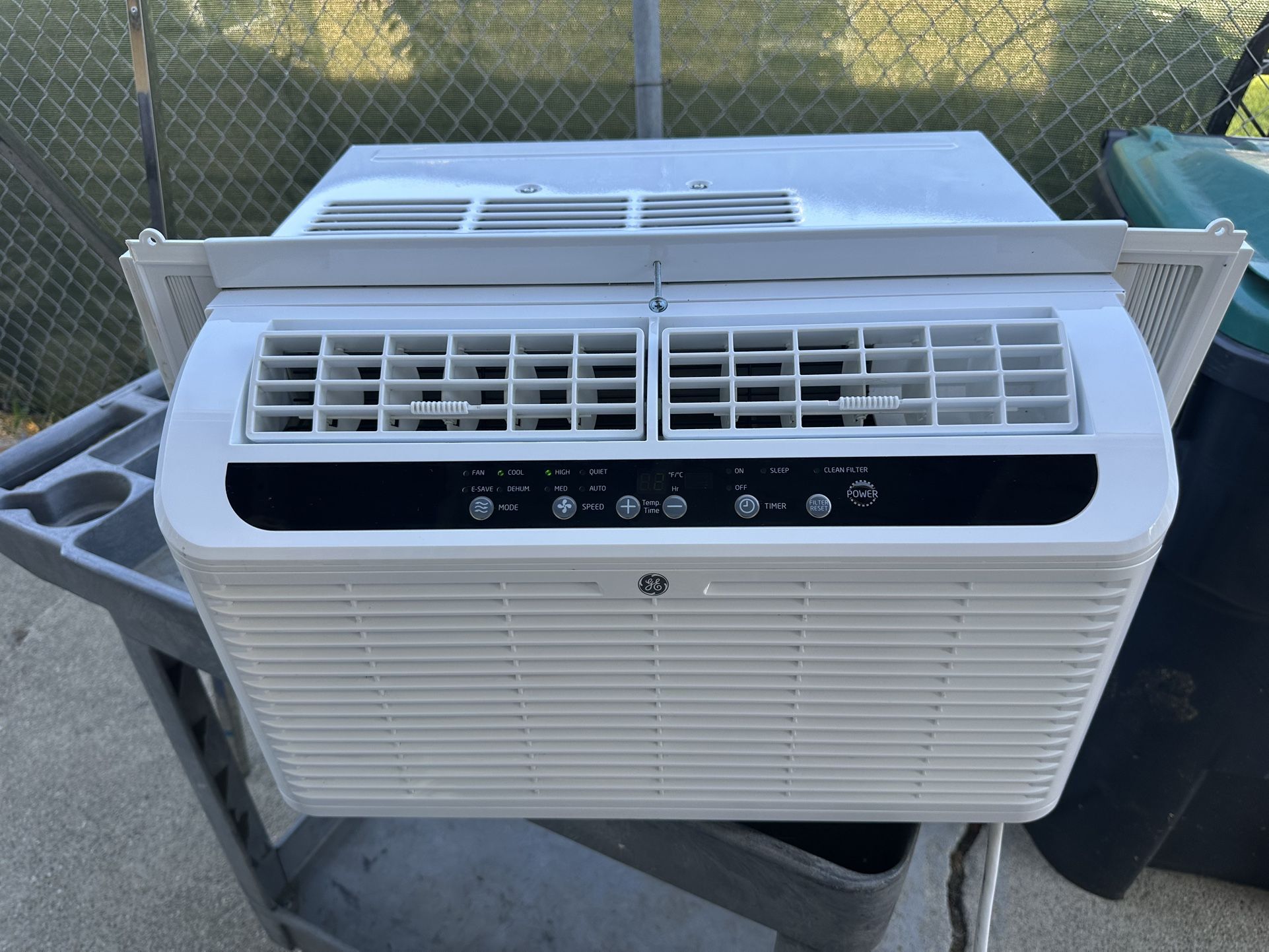 GE Air Conditioner Window AC 8100 BTU 115 Volt Room Bedroom Conditioning