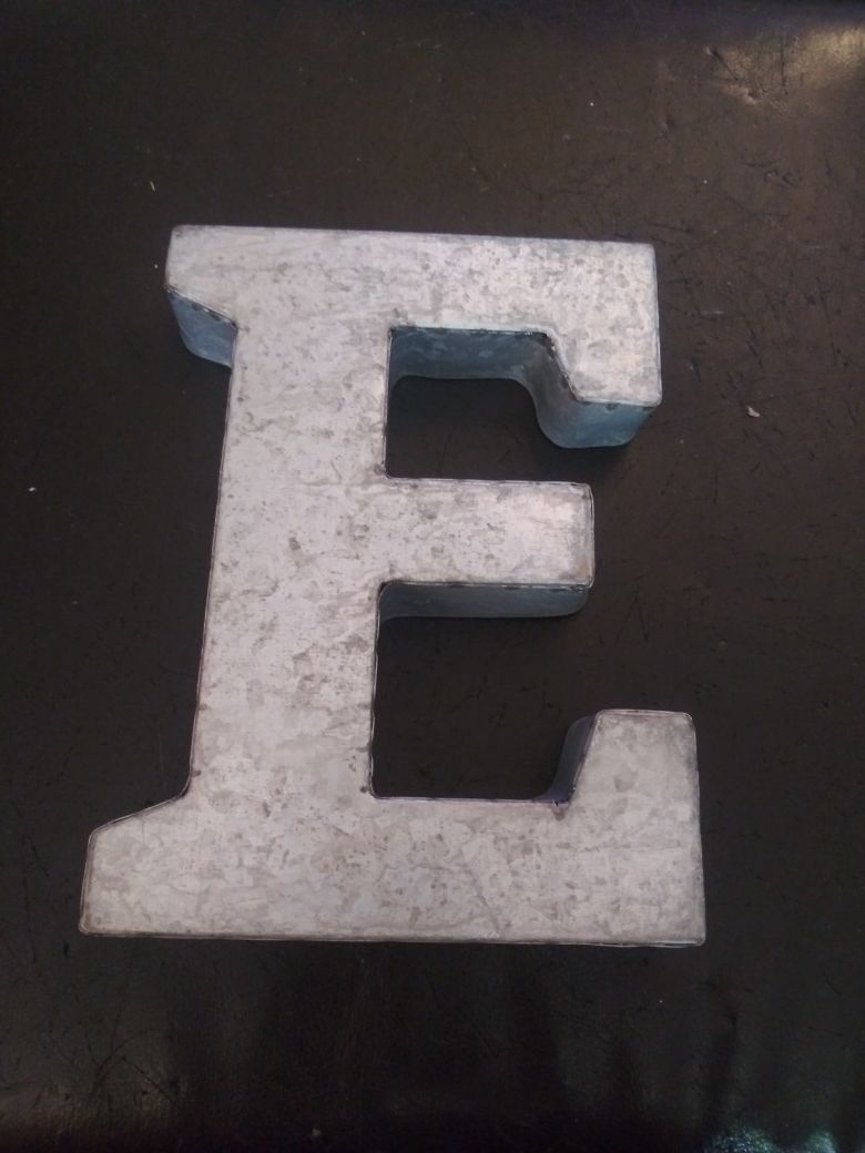 "E" Wall Decor