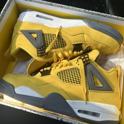 Jordan 4s
