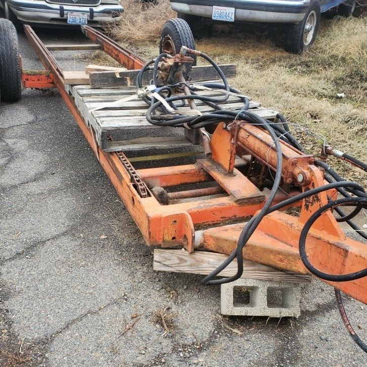 Hydraulic Bin Hauling Trailer
