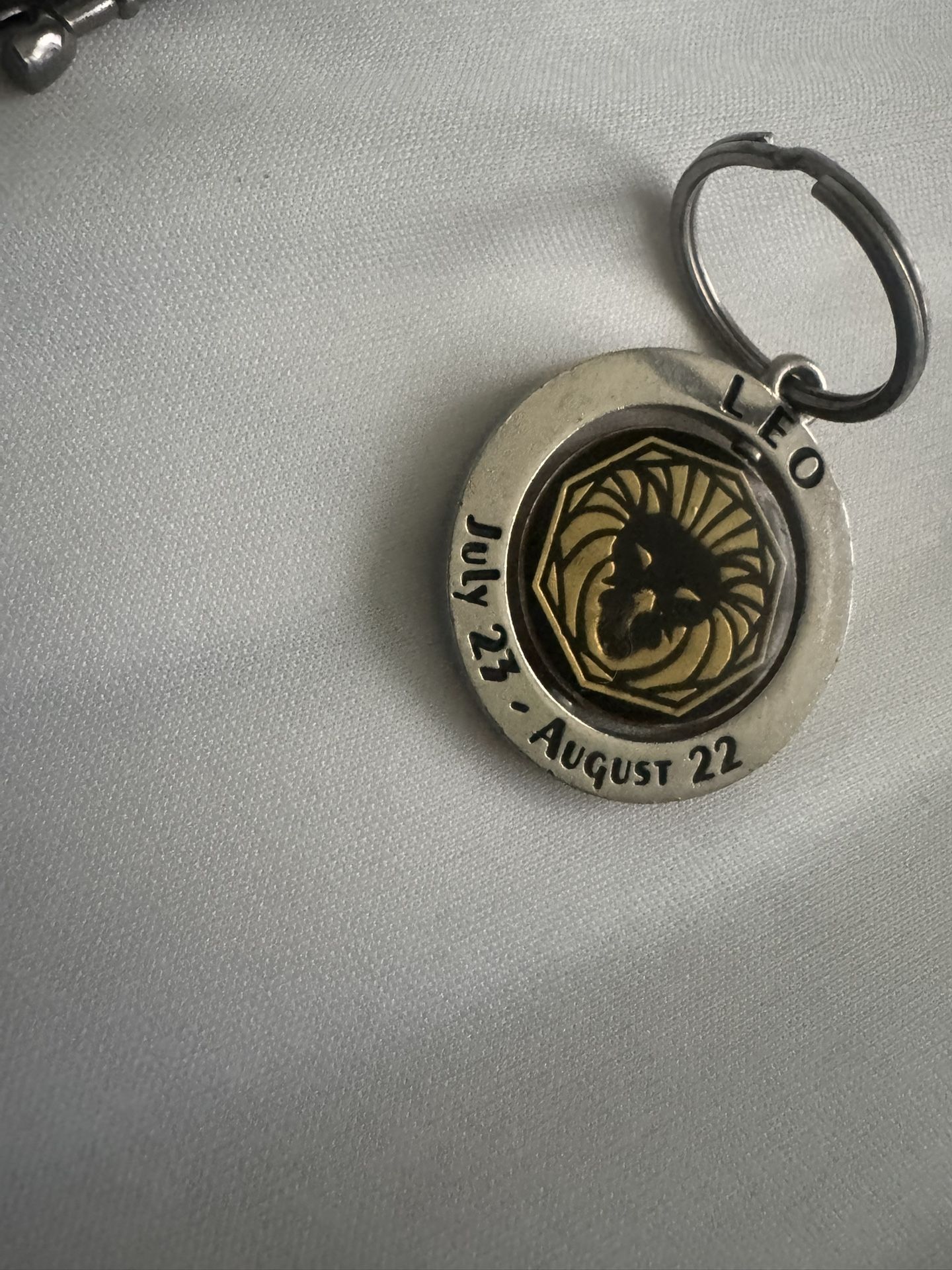 KEY CHAIN (LEO)