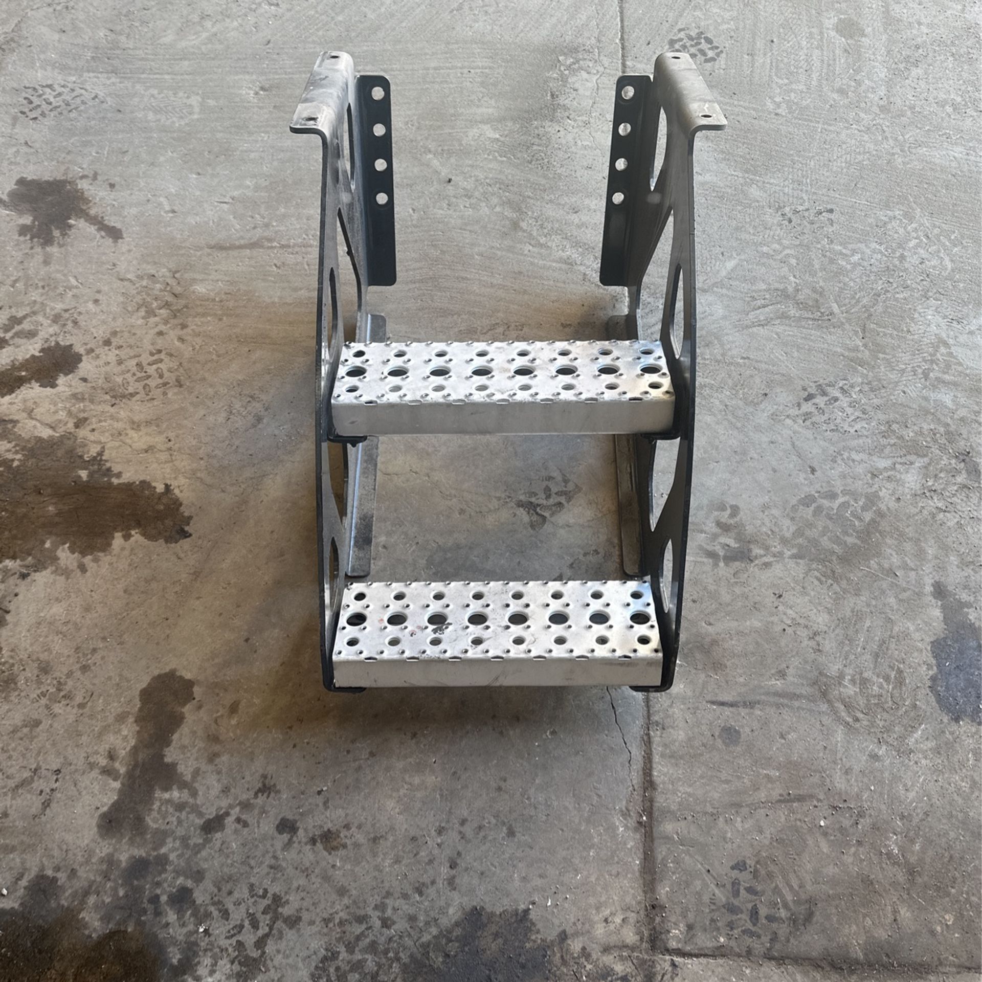 2019 Freightliner, Cascadia Steps