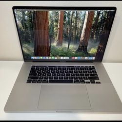 MacBook Pro 2019 15”  screen 16GB Ram 512 ssd with Touch Bar screen (excellent condition )