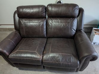 Recliner loveseat