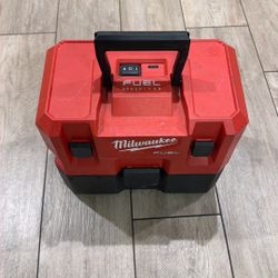 Milwaukee M12 Vacuum 