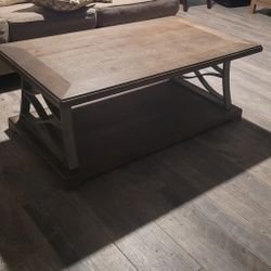 Cocktail Table 