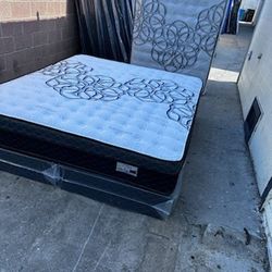 King Size Mattress Pillow Top 12" Thick.     All Sizes Available.     Brand New Mattress.     Delivery Available 