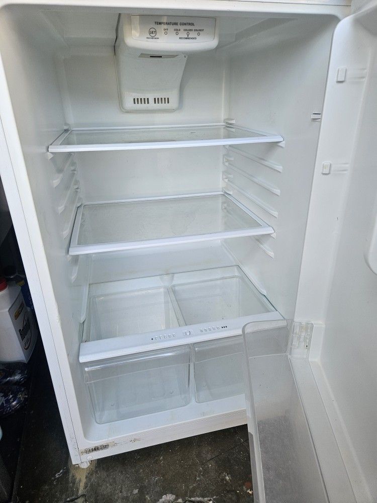 Refrigerator