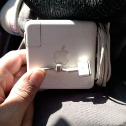 Apple MacBook Charger!