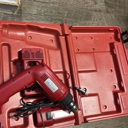 Milwaukee 0394-1 Cordless 9.6v 3/8 in Driver Drill with Battery and Charger | Drill Set | Battery Charger | Battery Included